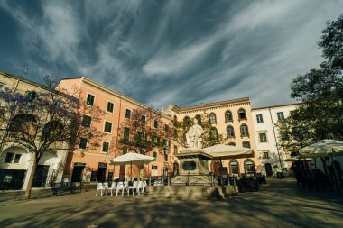  Baharın güneşli bir gününde Sassari şehrinde, Sardunya 'da. Yüksek kalite fotoğraf