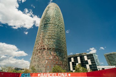 Torre Glories (eski adıyla Torre Agbar) İspanya 'nın Barcelona şehrinde bir gökdelendir. Yüksek kalite fotoğraf