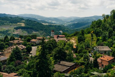 İtalya 'da Degli Dei yürüyüş parkurunda. Bologna 'dan Floransa' ya. Antik Roma yolu. Yüksek kalite fotoğraf