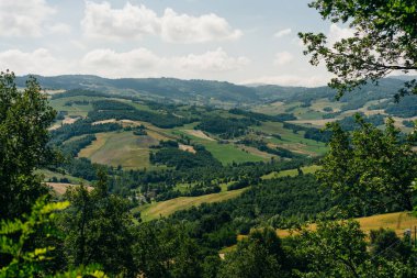 İtalya 'da Degli Dei yürüyüş parkurunda. Bologna 'dan Floransa' ya. Antik Roma yolu. Yüksek kalite fotoğraf