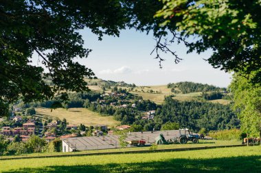 İtalya 'da Degli Dei yürüyüş parkurunda. Bologna 'dan Floransa' ya. Antik Roma yolu. Yüksek kalite fotoğraf