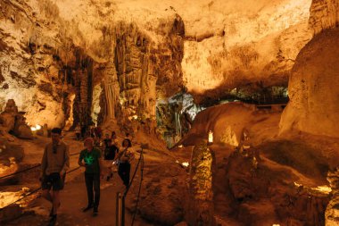  Grotta di Nettuno, Capo Caccia, Alghero, Sardinya, İtalya. Yüksek kalite fotoğraf