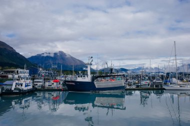 VALDEZ, ALASKA - Bölüm 27, 2024 Balıkçılık Limanı. Valdez çok önemli bir limandır, ABD 'nin en kuzeydeki limanıdır ve donmaz. Yüksek kalite fotoğraf