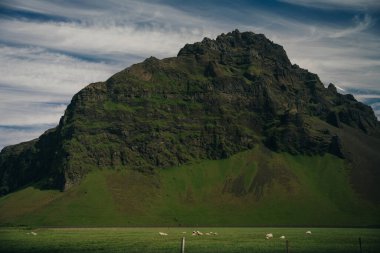 Lomagnupur, İzlanda 'nın güney kıyısında bir dağ. Yüksek kalite fotoğraf
