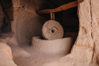 Zelve Valley, Kapadokya, Türkiye 'deki mağara kenti ve kaya oluşumları - 2023 Şubat. Yüksek kalite fotoğraf