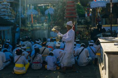 BALI, INDONESIA - 27 Şubat 2024 Tatil Pura Penataran Agung Lempuyang Tapınağı ve Bali 'deki Agung volkanı. Yüksek kalite fotoğraf