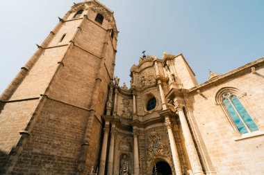 Valencia, İspanya, 16 Haziran 2024, Valencia 'daki Miguelete Kulesi ve Canterdral. Yüksek kalite fotoğraf