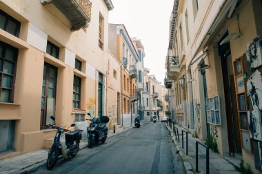 Atina, Yunanistan 'daki Plaka Tarihi Mahallesi - 2 Mayıs 2024. Yüksek kalite fotoğraf