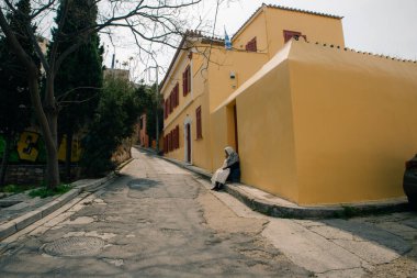 Atina, Yunanistan 'daki Plaka Tarihi Mahallesi - 2 Mayıs 2024. Yüksek kalite fotoğraf