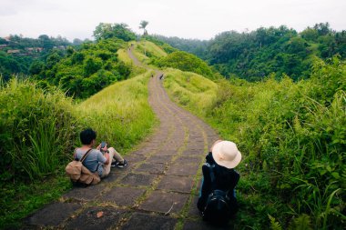 Campuhan Sırtı sanatçıları, Bali, Ubud 'da. Güzel, sakin, güneşli bir sabah. Yüksek kalite fotoğraf