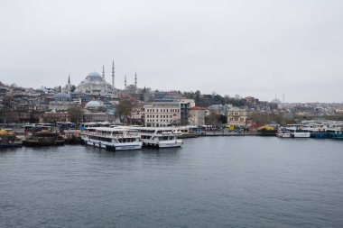 İstanbul, Türkiye 'deki İstanbul Boğazı' nda bir feribot 2023 Mayıs 'ında. Yüksek kalite fotoğraf
