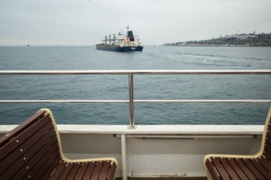 İstanbul, Türkiye 'deki İstanbul Boğazı' nda bir feribot 2023 Mayıs 'ında. Yüksek kalite fotoğraf