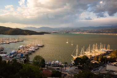 Fethiye Ece Marina 'daki yat ve tekneler, Mugla, Türkiye - Mayıs 2023. Yüksek kalite fotoğraf