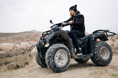 Kapadokya 'daki ATV turistleri. Kışın hindi. Yüksek kalite fotoğraf