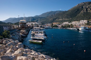 Türkiye 'nin Akdeniz kıyısındaki Kas veya Kash limanı - Mayıs 2023. Yüksek kalite fotoğraf