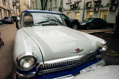 Moskow, Rusya - 11 Eylül 2024 Sovyet yapımı eski model Volga GAZ 21. Yüksek kalite fotoğraf