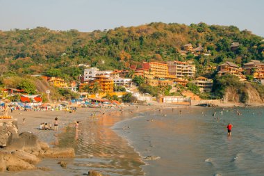 Ixtapa Zihuatanejo, Meksika 'daki La Ropa plajının bir resmi - 2 Mayıs 2023. Yüksek kalite fotoğraf