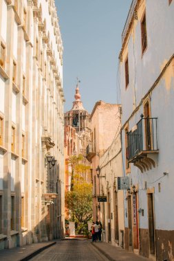 Guanajuato, Meksika. 24 Aralık 2023 Guanajuato, Meksika 'daki şehir evlerinde mimarlık ve cephe. Yüksek kalite fotoğraf