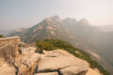 Seul, Bukhansan Ulusal Parkı 'nda taşın zirvesi, sep, 22024. Yüksek kalite fotoğraf