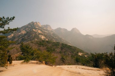 Seul, Bukhansan Ulusal Parkı 'nda taşın zirvesi, sep, 22024. Yüksek kalite fotoğraf