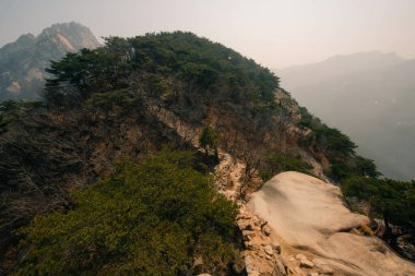 Seul, Bukhansan Ulusal Parkı 'nda taşın zirvesi, sep, 22024. Yüksek kalite fotoğraf