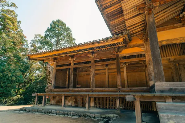 Hyogo, Japonya - 23 Mayıs 2025 Himeji, Hyogo, Japonya 'daki Engyoji tapınağı. Yüksek kalite fotoğraf