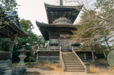 2 Mayıs 2025 - Shikoku, Japonya 'daki Ryozen Tapınağı - Shikoku hac güzergahında huzurlu bir durak. Yüksek kalite fotoğraf