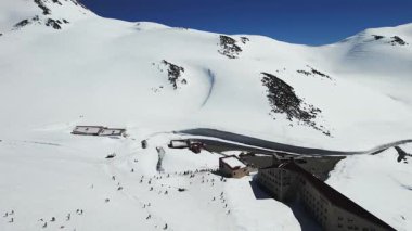 Yuki-no-Otani Kar Duvarı, Tateyama, Nakaniikawa, Toyama, Japonya. Yüksek kalite 4k görüntü