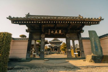  Tokushima, Japonya - 2 Mayıs 2025 Jorakuji Tapınağı No. Shikoku haccında 14 kişi. Yüksek kalite fotoğraf