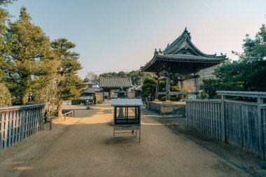  Tokushima, Japonya - 2 Mayıs 2025 Awa Kokubun Tapınağı No. Shikoku haccında 14 kişi. Yüksek kalite fotoğraf