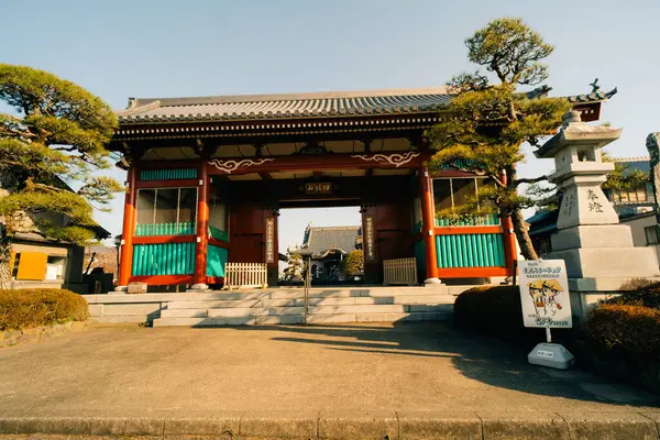  Tokushima, Japonya - 2 Mayıs 2025 Idoji Tapınağı No. Shikoku haccında 17 kişi. Yüksek kalite fotoğraf