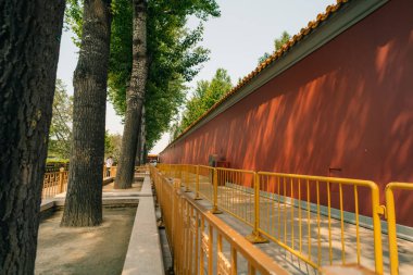  Pekin, Çin - 2 Mayıs 2025 Tiananmen Meydanı ve arka planda Mau Tse Tung Mezarı. Yüksek kalite fotoğraf