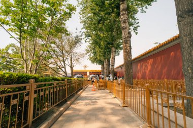  Pekin, Çin - 2 Mayıs 2025 Tiananmen Meydanı ve arka planda Mau Tse Tung Mezarı. Yüksek kalite fotoğraf