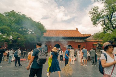 Pekin, Çin - 5 Mayıs 2025 Yonghe Gong Budist Lama Tapınağı Pekin, Çin. Yüksek kalite fotoğraf