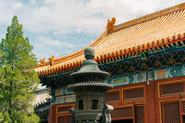 Pekin, Çin - 5 Mayıs 2025 Yonghe Gong Budist Lama Tapınağı Pekin, Çin. Yüksek kalite fotoğraf