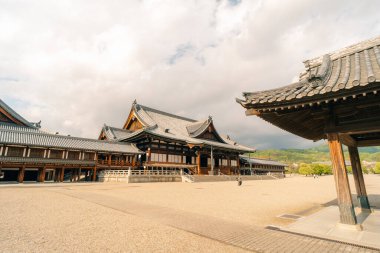 Tenri Şehri, Nara, Japonya - 2 Mayıs 2025 Tenrikyo Kilise Merkezi. Yüksek kalite fotoğraf