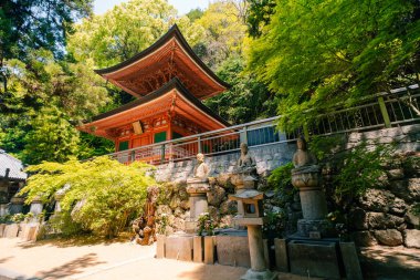 Shikoku, Japonya - 2 Mayıs 2025 Yakuri Tapınağı No. Japonya 'nın Kagawa bölgesindeki Shikoku Haccında 85 kişi. Yüksek kalite fotoğraf