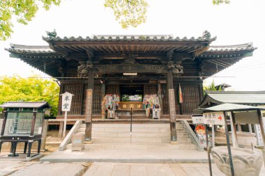 Shikoku, Japonya - 2 Mayıs 2025 Ichinomiya Tapınağı No. Shikoku haccında 83, Kagawa Bölgesi, Japonya. Yüksek kalite fotoğraf