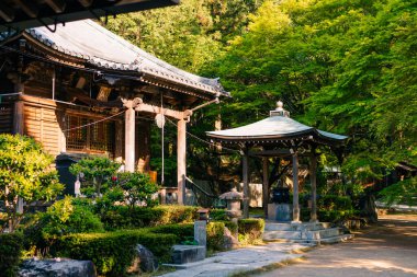 Shikoku, Japonya - 2 Mayıs 2025 Shiromine Tapınağı No. Japonya 'nın Kagawa bölgesindeki Shikoku Haccında 81 kişi. Yüksek kalite fotoğraf