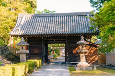 Shikoku, Japonya - 2 Mayıs 2025 Shiromine Tapınağı No. Japonya 'nın Kagawa bölgesindeki Shikoku Haccında 81 kişi. Yüksek kalite fotoğraf