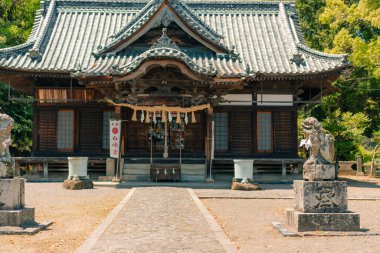 Shikoku, Japonya - 2 Mayıs 2025 Tenno Tapınağı No. Shikoku haccında 79 kişi. Yüksek kalite fotoğraf