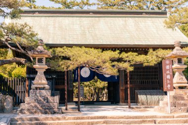 Shikoku, Japonya - 2 Mayıs 2025 Sanuki Kokubun Tapınağı No. Japonya 'nın Kagawa bölgesindeki Shikoku haccında 80 kişi. Yüksek kalite fotoğraf
