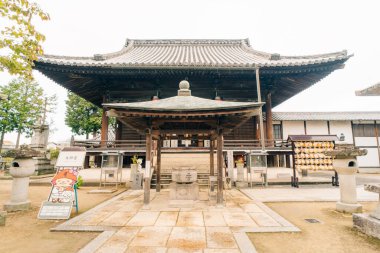 Shikoku, Japonya - 2 Mayıs 2025 Konzo Tapınağı No. Shikoku haccında 76. Yüksek kalite fotoğraf