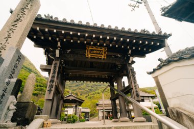 Shikoku, Japonya - 2 Mayıs 2025 Shusshaka Tapınağı No. Shikoku haccında 73. Yüksek kalite fotoğraf