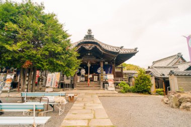 Shikoku, Japonya - 2 Mayıs 2025 Shusshaka Tapınağı No. Shikoku haccında 73. Yüksek kalite fotoğraf