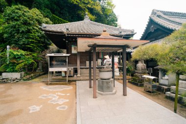 Shikoku, Japonya - 2 Mayıs 2025 Koyama Tapınağı No. Shikoku haccında 74. Yüksek kalite fotoğraf