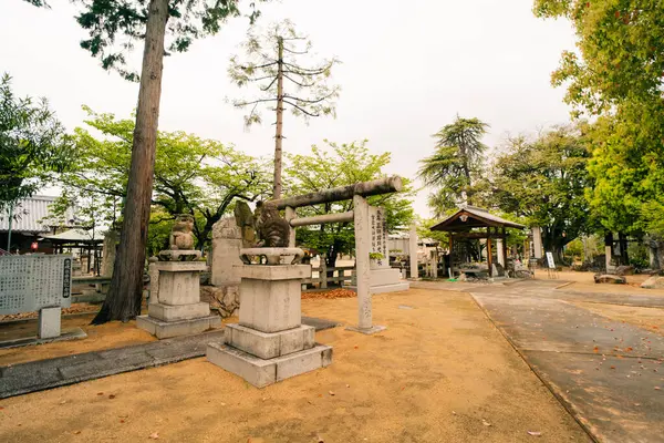 Shikoku, Japonya - 2 Mayıs 2025 Konzo Tapınağı No. Shikoku haccında 76. Yüksek kalite fotoğraf