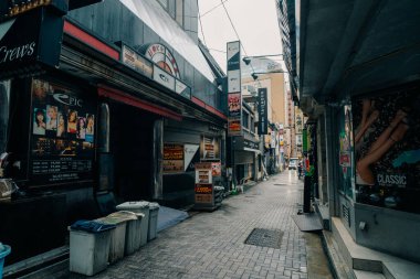  Tokyo, Japonya - 10 Temmuz 2025 Ueno Ameyoko Alışveriş Sokağı. Yüksek kalite fotoğraf
