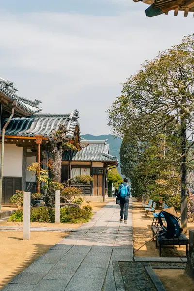  Tokushima, Japonya - 2 Mayıs 2025 Kanonji Tapınağı No. Shikoku haccında 16 kişi. Yüksek kalite fotoğraf