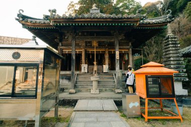  Tokushima, Japonya - 2 Mayıs 2025 Byodoji Hondo Tapınağı No. Shikoku haccında 22 kişi. Yüksek kalite fotoğraf